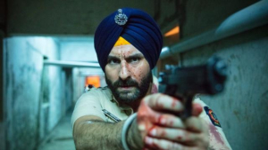 Saif Ali yang berperan sebagai Sartaj Singh dalam salah satu adegan di Film Sacred Games.