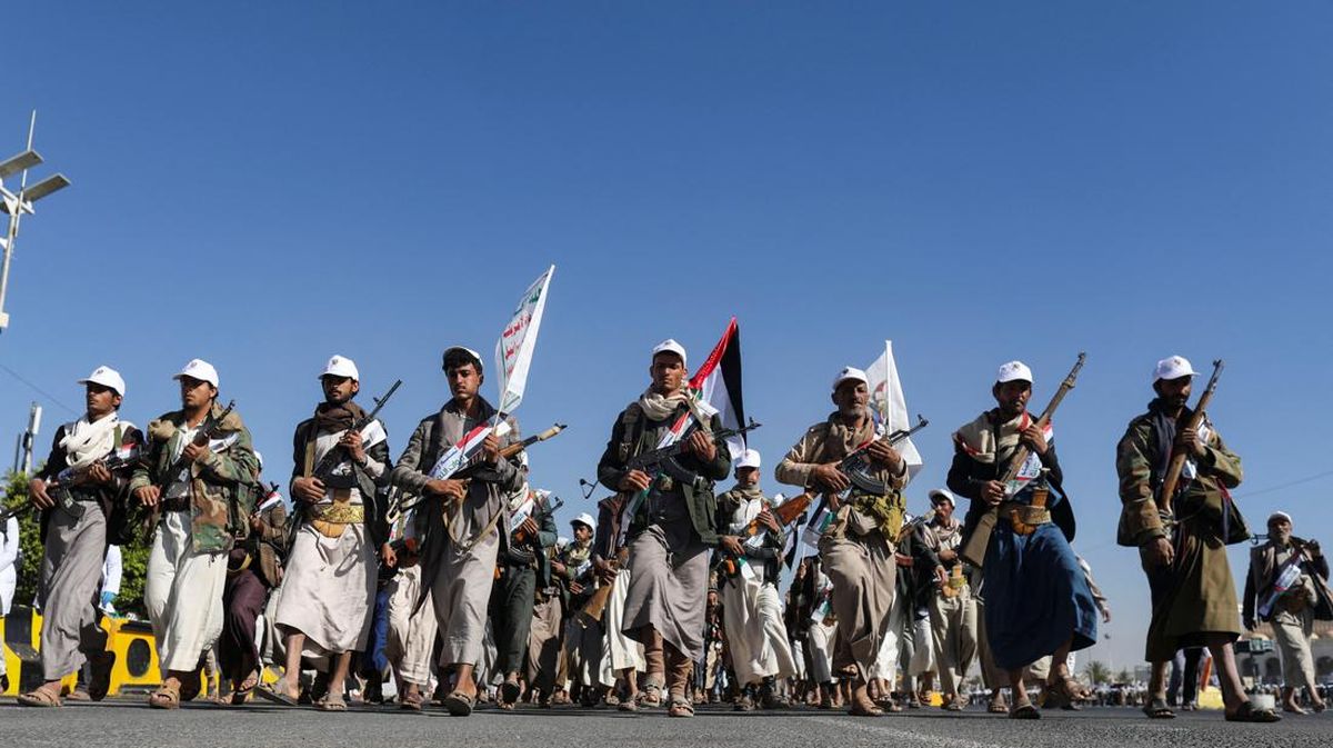 Parade Ribuan Milisi Houthi Yaman
