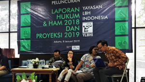 Pengurus YLBHI saat menyampaikan laporan tahunan di Gedung YLBHI, Jakarta, Selasa (8/1/2019). (Sumber Foto: VOA)
