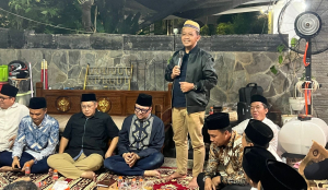 Ketua Umum Partai Golkar, Bahlil Lahadalia, saat menyampaikan sambutan dalam Peringatan 40 Hari Wafatnya Kholis Malik (Politisi Partai Golkar dan Juga Ketua Umum PB HMI 2002-2004) di Cakung, Jakarta Timur pada Jum'at (27/12/2024).