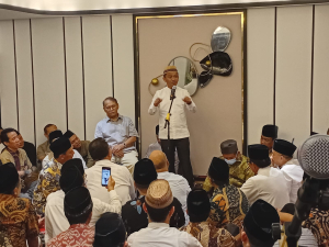 Bahlil Lahadalia (Menteri ESDM) dalam acara Silaturahmi dan Buka Puasa Bersama KAHMI yang digelar di Jakarta pada Rabu (13/3/2025).