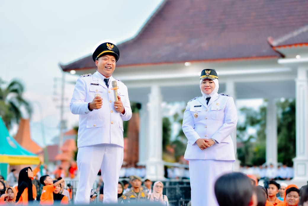 Bupati dan Wakil Bupati Situbondo dalam sebuah kesempatan acara. Sumber foto : Humas Pemkab.