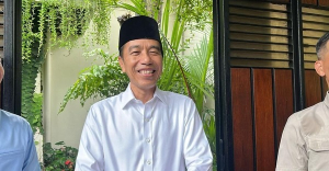 Presiden ke-7 Republik Indonesia Joko Widodo di kediamannya di Solo.