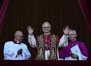 Kardinal Robert Prevost yang terpilih sebagai Paus pengganti Paus Fransiskus dengan titel Paus Leo XIV. Sumber foto : REUTERS.
