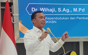 Menteri Kependudukan dan Pembangunan Keluarga/BKKBN, Wihaji, dalam acara Talk Show & StandUp Comedy DPP Partai Golkar bertajuk Membangun Sumberdaya Manusia Dan Kependudukan Bangsa Menuju Indonesia Emas 2045 bertempat di DPP Partai Golkar, Slipi Jakarta pada Kamis, (15/5/2025)