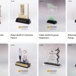 Piala Akrilik.