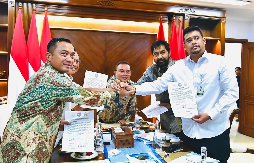 Rapat Terbatas Terkait Pembahasan Polemik 4 Pulau di Aceh yang dimasukkan dalam wilayah administrasi Provinsi Sumut, Jakarta, Selasa (17/06/2025). Sumber foto : Instagram Sekretariat Kabinet.