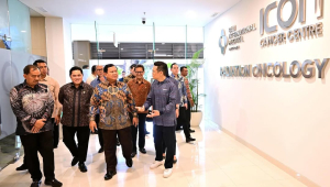 Presiden Prabowo (tengah)
