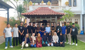 Muhlis Ali bersama kader HMI di Grha Yakusa Malang.