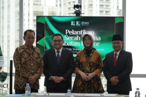La Ode M. Kamaluddin ( Kiri), Rifqinizamy Karsa Yudha (Kedua dari Kanan), Siti Zuhro (Kedua dari kanan), Asep Saefudin (Kanan)